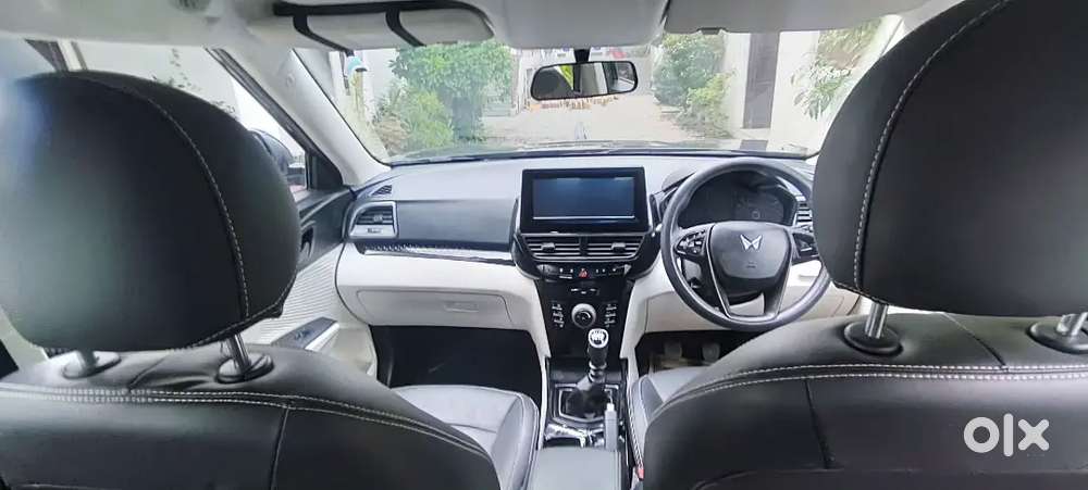 Mahindra 3xo Revx M Model 2026 Petrol 8000 Km Driven Black Dual Tone