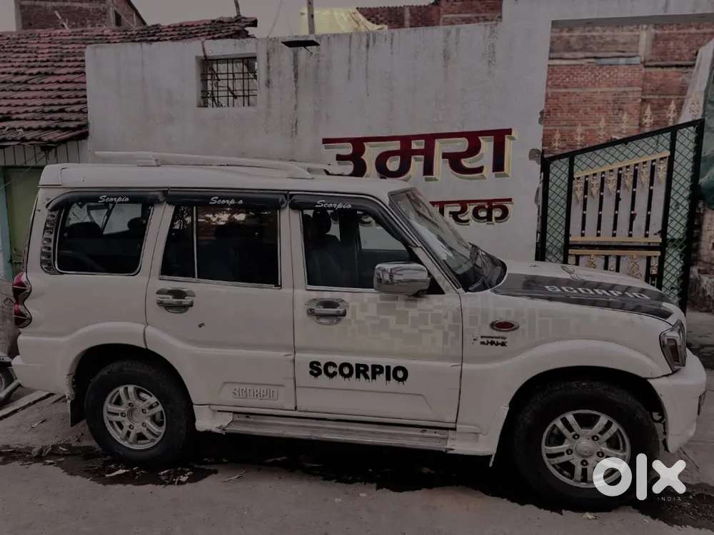 Mahindra Scorpio Classic 2011 Diesel 97800 Km Driven