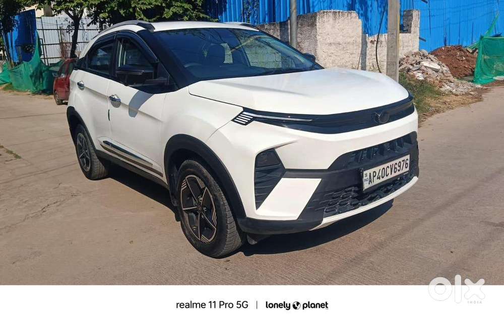 Tata Nexon Creative + Sunroof Petrol Automatic