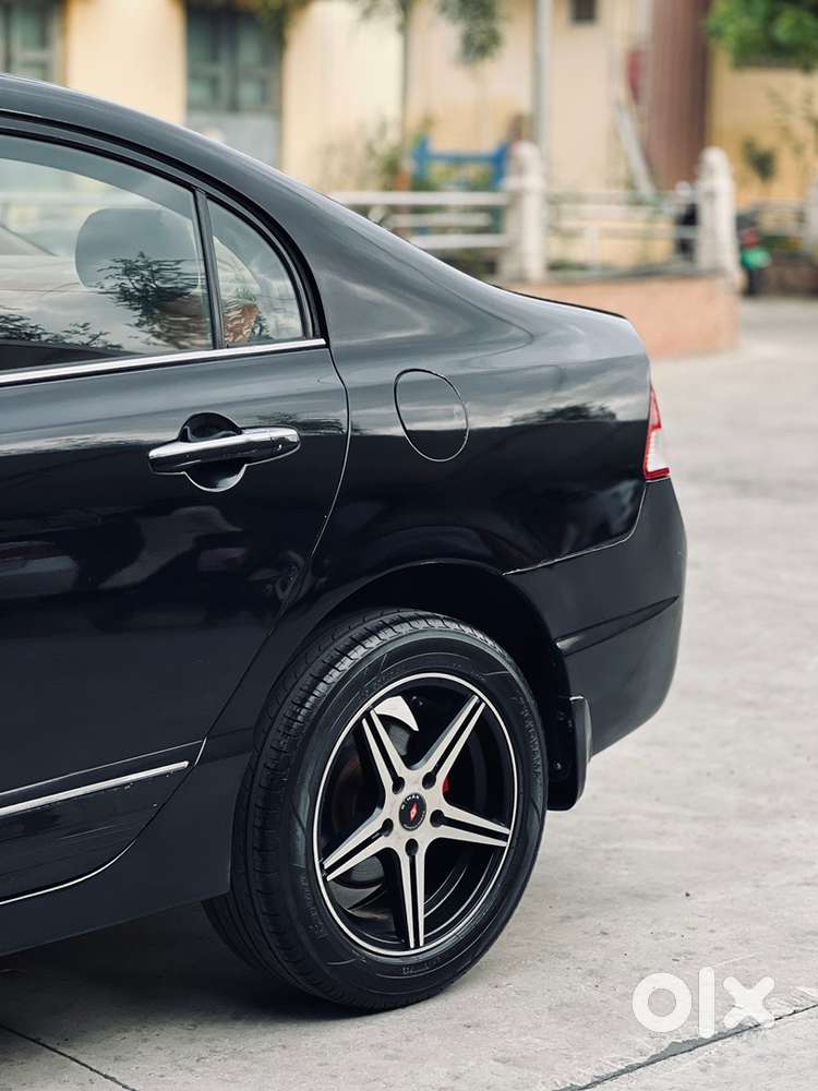 Honda Civis Crystal Black (showroom Service)