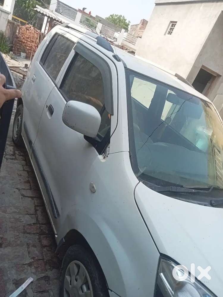 Wagon R Vxi White Colour