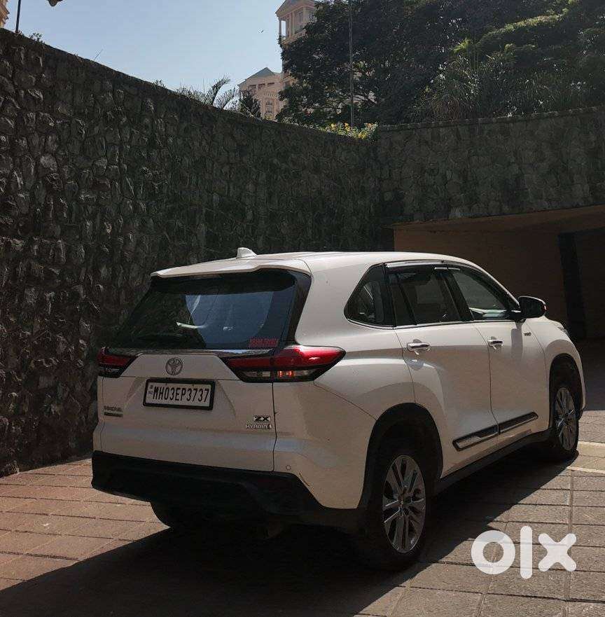 Toyota Innova Hycross 2.0 Zx (o) Hybrid 7 Str, 2024, Petrol
