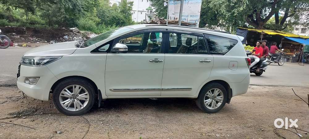 Toyota Innova Crysta 2016 Diesel 150000 Km Driven