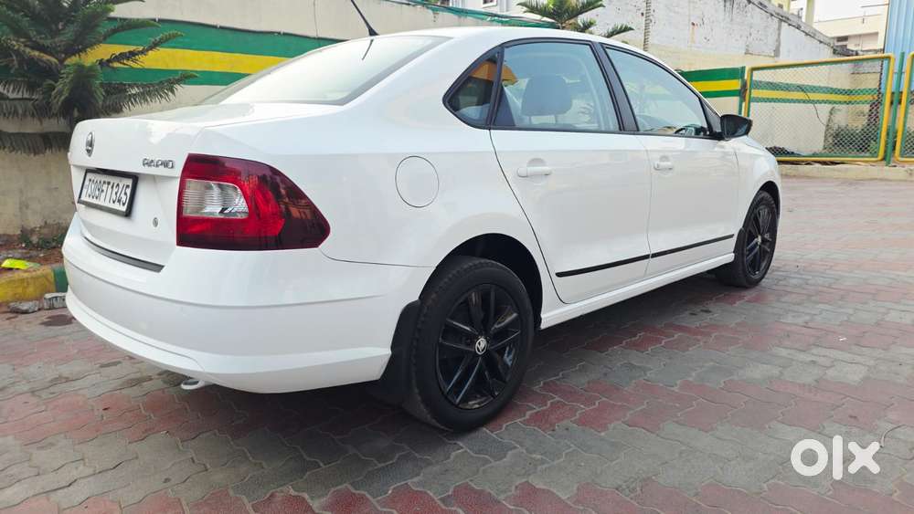 Skoda Rapid 1.0 Tsi Ambition, 2021, Petrol