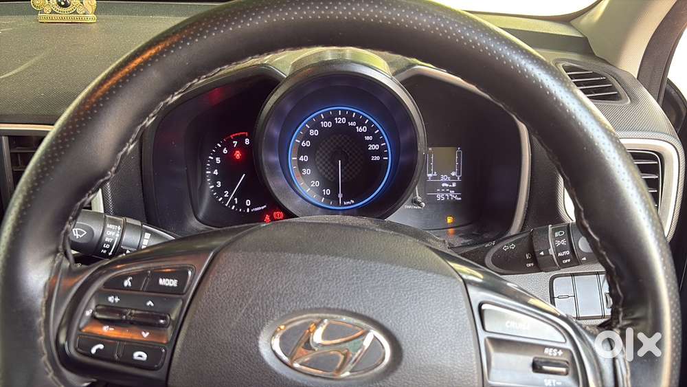 Hyundai Venue Petrol Manual 2019