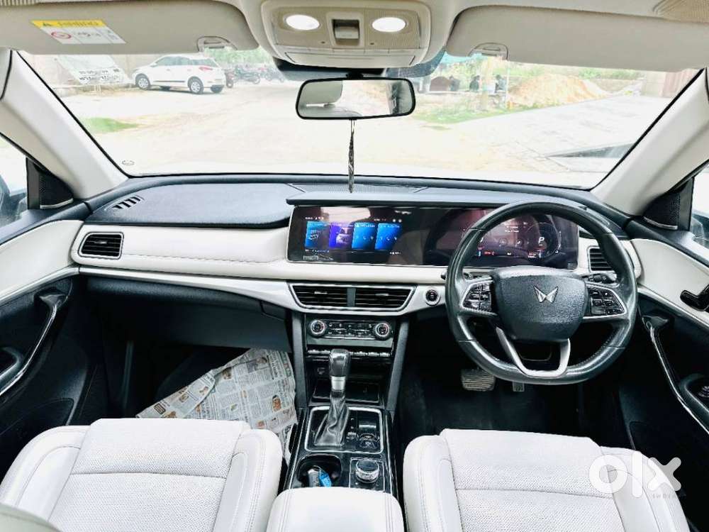 Mahindra Xuv700 2.2 Ax 7 Diesel At Luxury Pack Str, 2023, Diesel