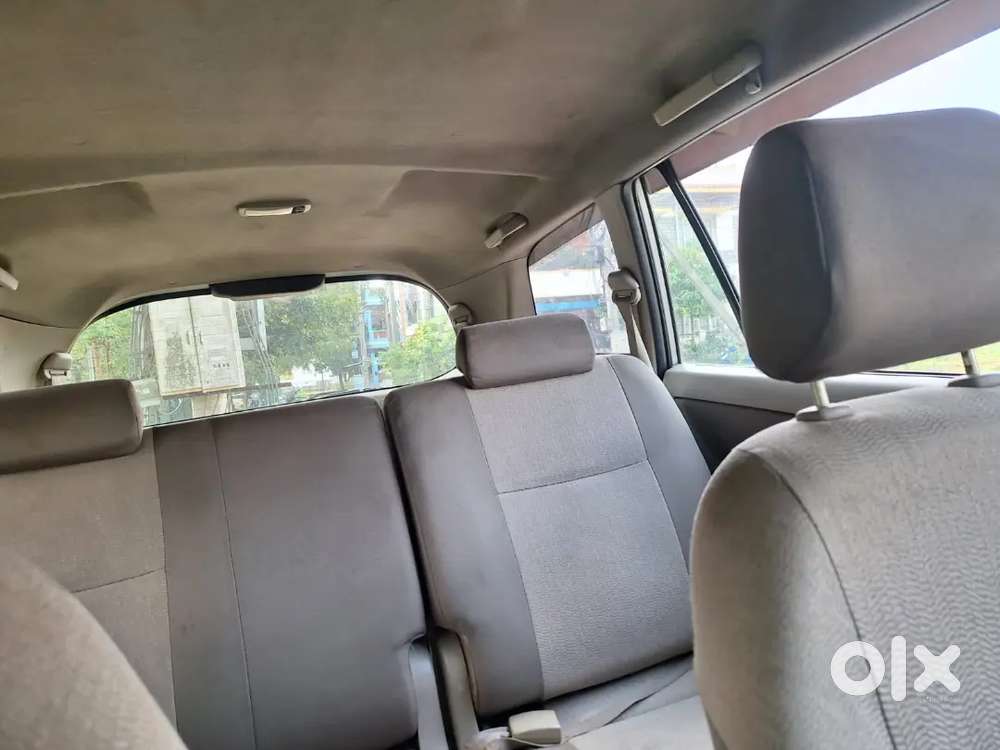 Toyota Innova 2013 Diesel 130000 Km Driven