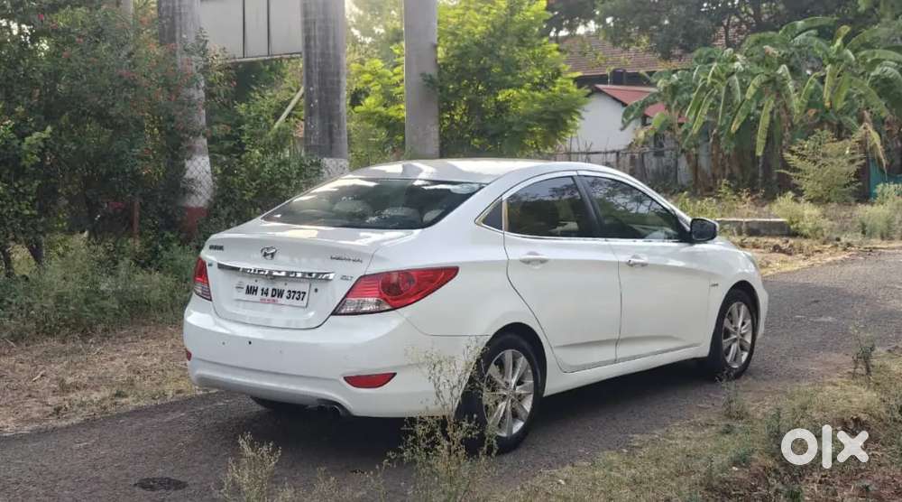 Hyundai Fluidic Verna Sx 1.6 2013
