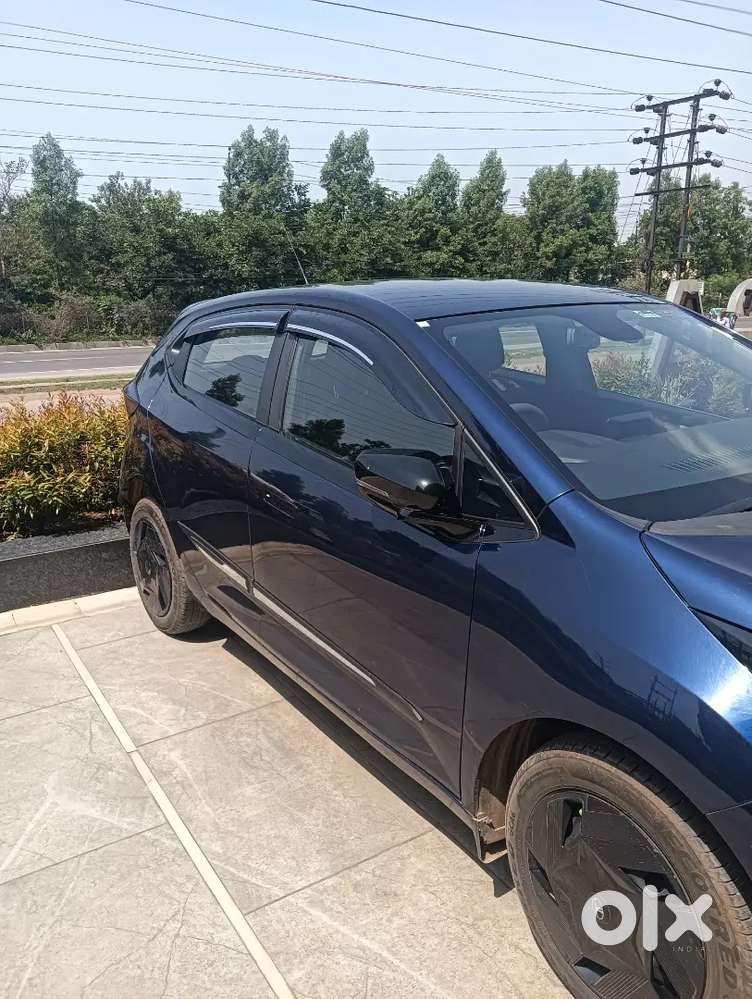 Tata Altroz Petrol Manual 2025