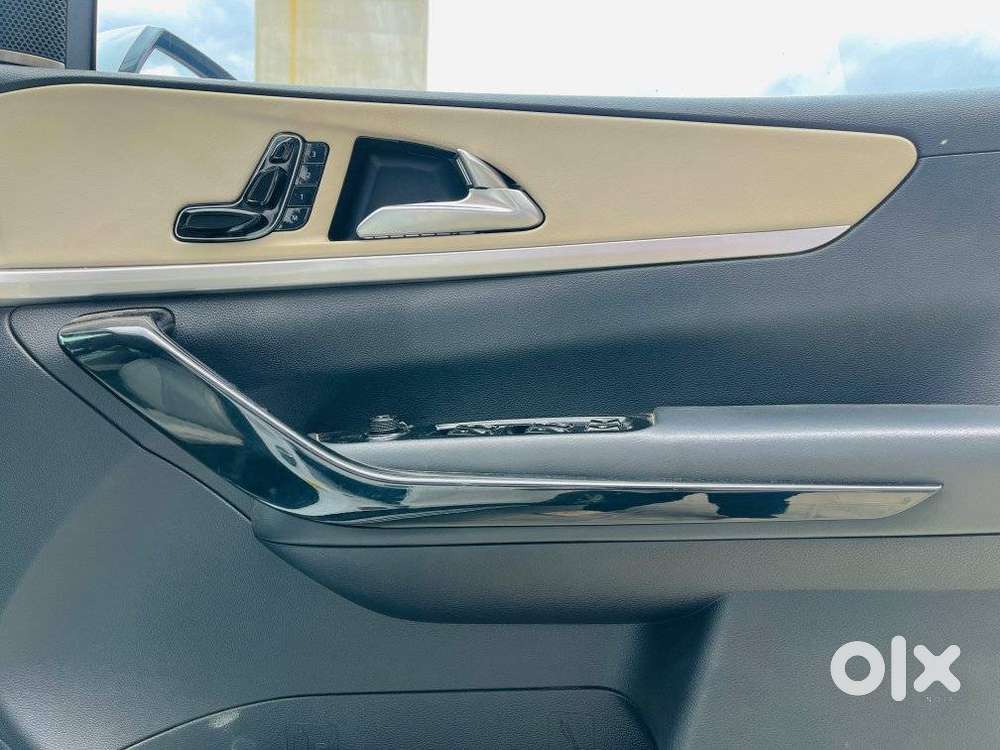 Mahindra Xuv700 2.2 Ax 7 Diesel At Luxury Pack Str, 2022, Diesel