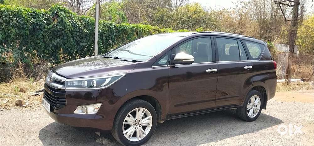 Toyota Innova Crysta 2.8z Automatic, 2016, Diesel