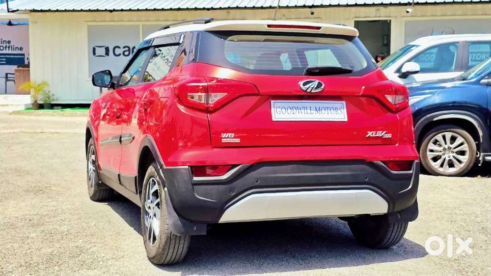 Mahindra Xuv300 1.2 W8 (o) Amt Dual Tone Petrol, 2022, Petrol