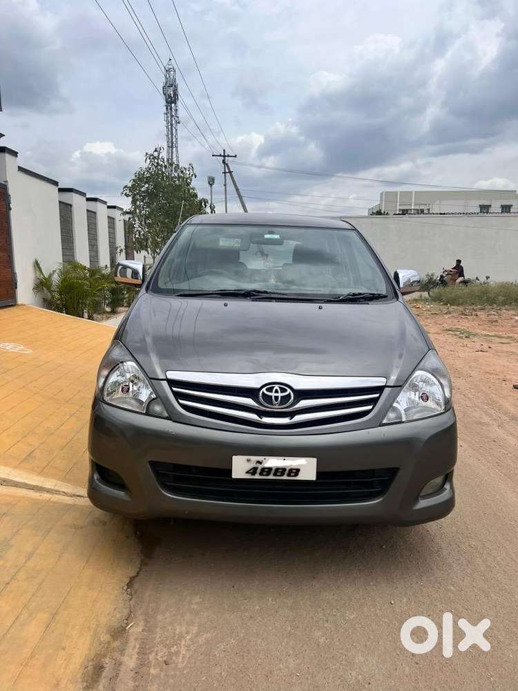 Toyota Innova 2.5 V Diesel Well Maintained