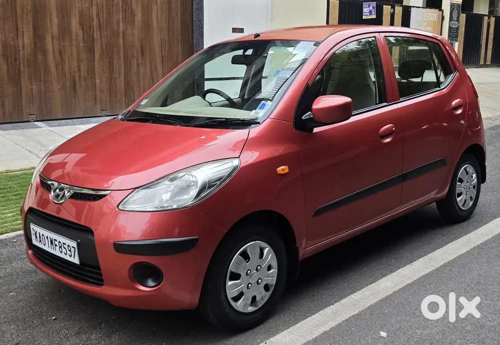 Hyundai I10 Sportz Automatic, Just 24000 Kilometers Driven