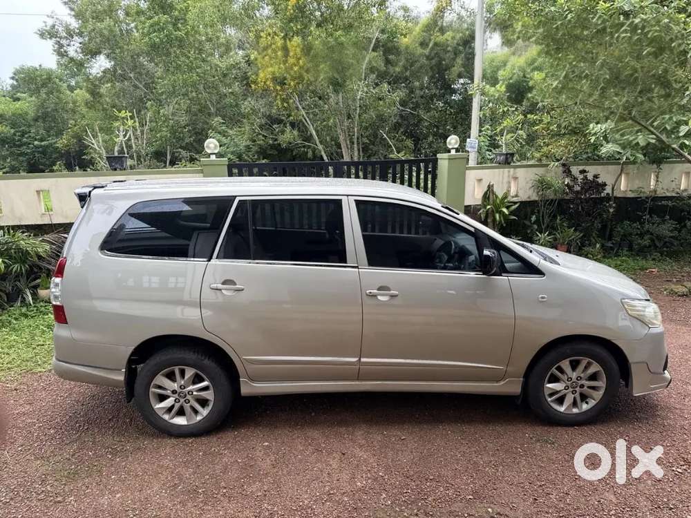 Toyota Innova 2.0 V 2016