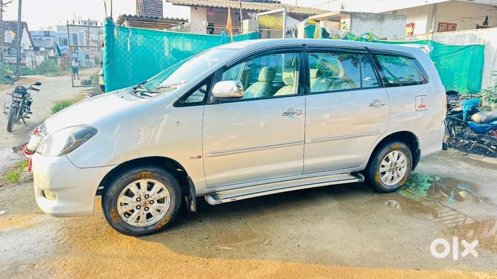 Toyota Innova 2010 Diesel Well Maintained