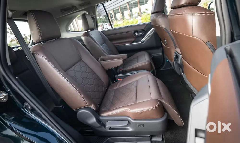 Toyota Innova Hycross 2.0 Vx Hybrid 8 Str, 2025, Petrol