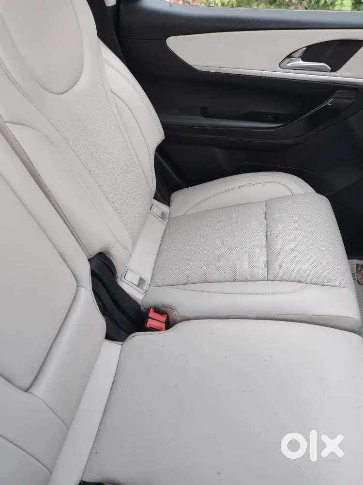 Mahindra Xuv700 Ax7 Automatic Petrol 2022