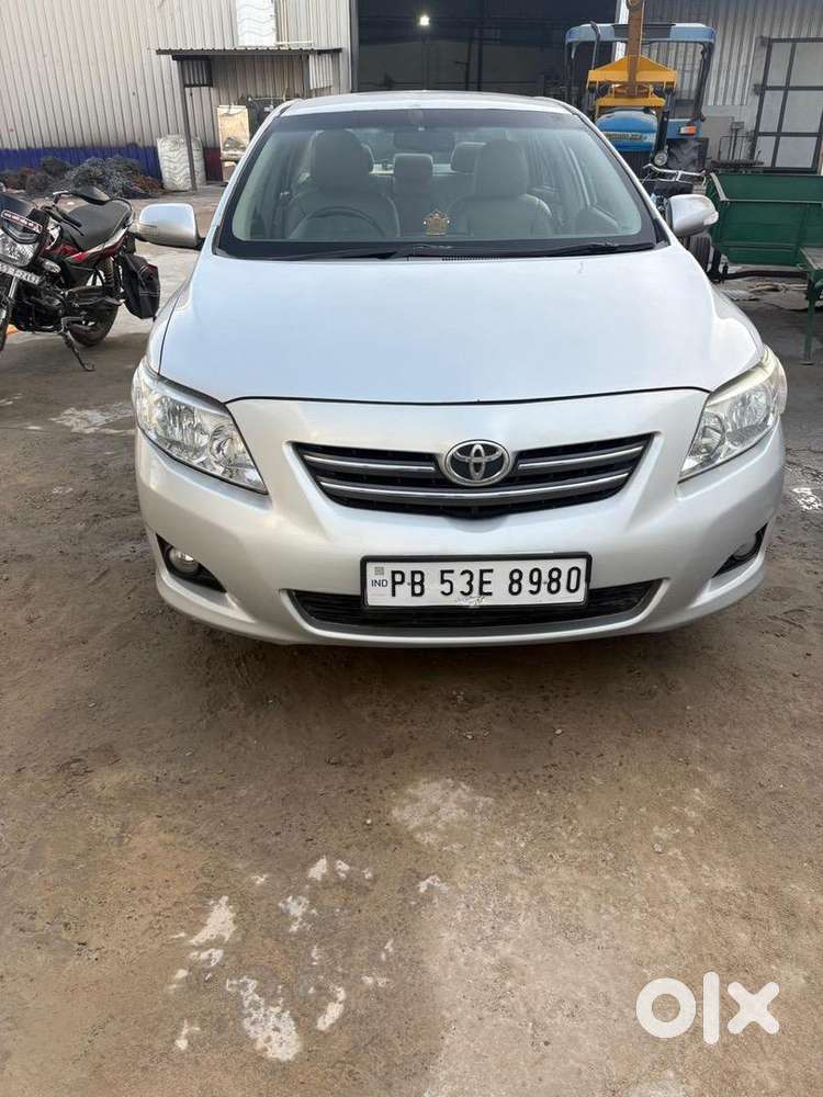 Toyota Corolla Altis 2010 Petrol Well Maintained
