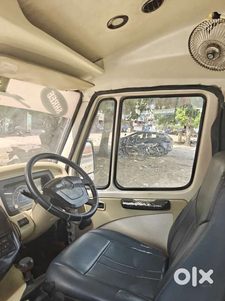 20 Seat Force Traveller