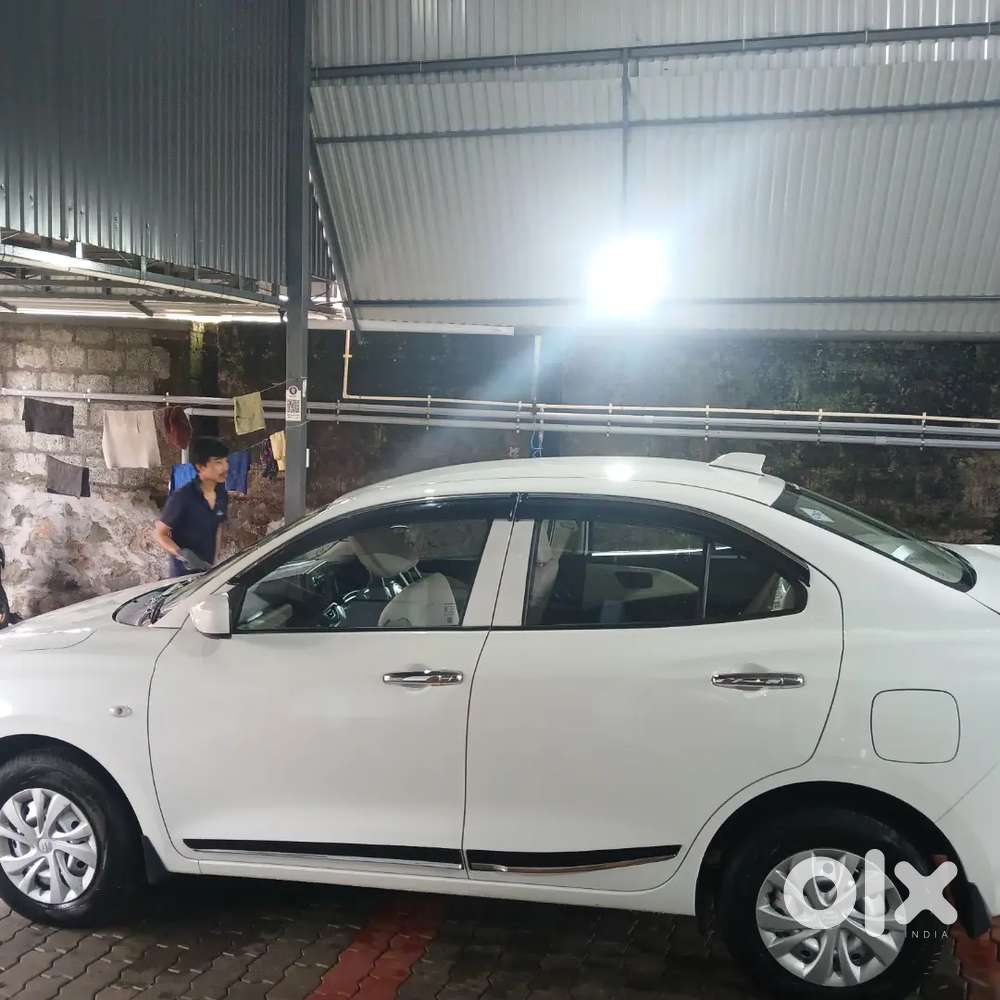 Maruti Suzuki Dzire Tour 2016
