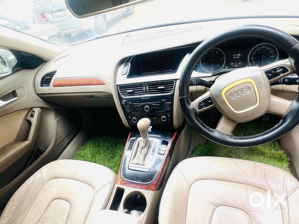 Audi A4, 2011, Petrol