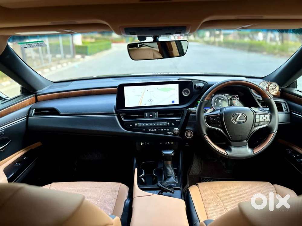 Lexus Es, 2025, Petrol
