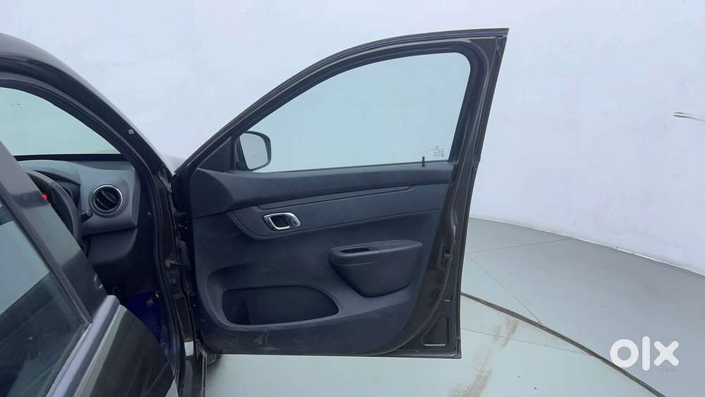 Renault Kwid 2019-ongoing 1.0 Rxt Amt (o), 2019, Petrol