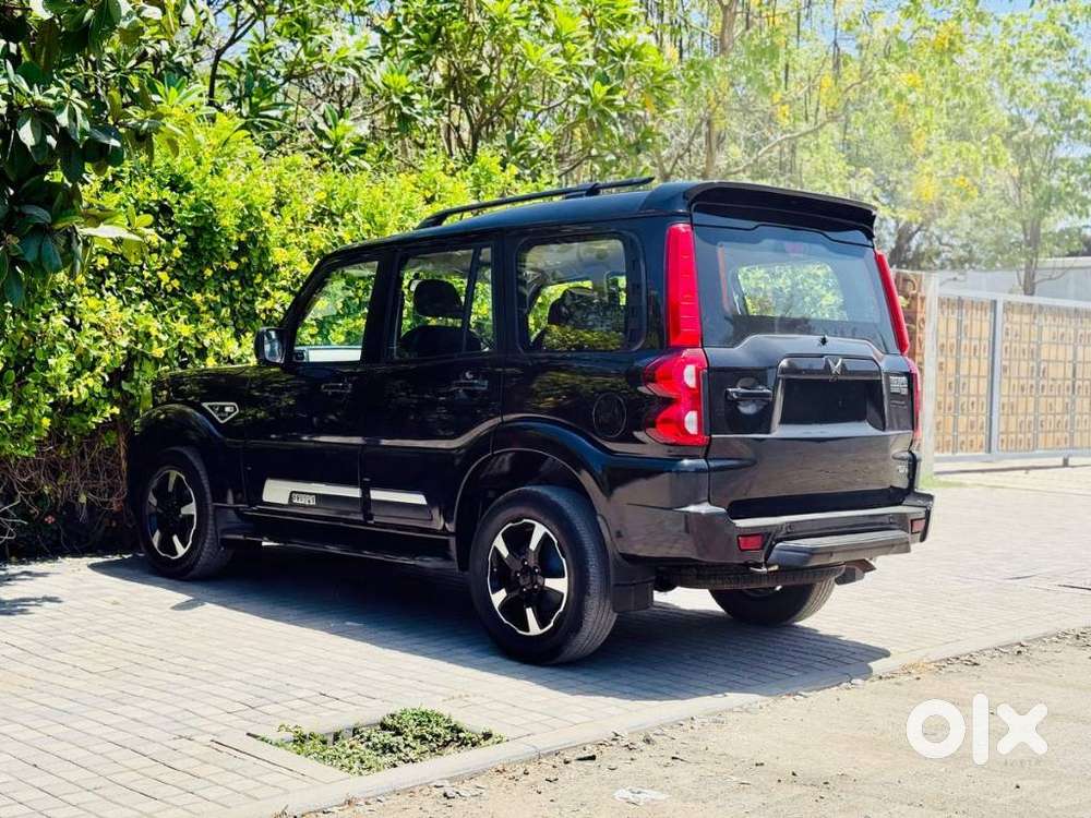 Mahindra Scorpio Classic 2.2 S 11 Mt 7 Str, 2023, Diesel