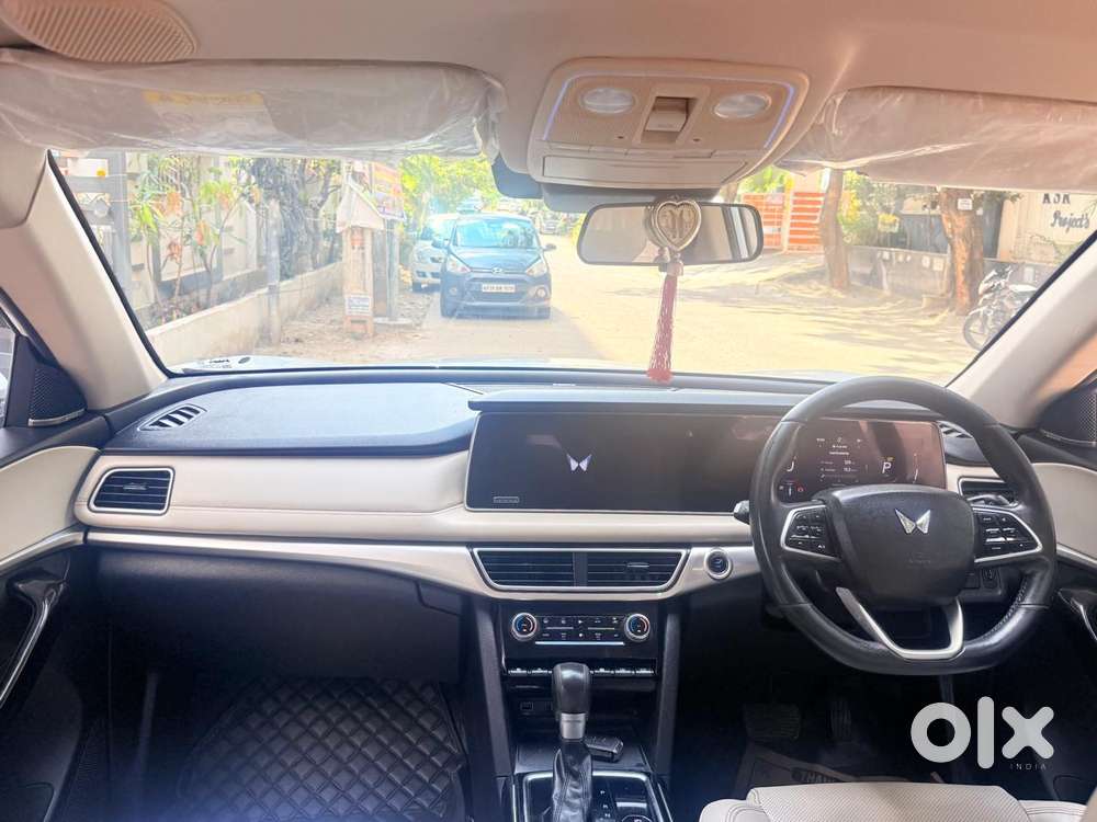 Mahindra Xuv700 2.2 Ax 7 Diesel At Luxury Pack Str, 2023, Diesel