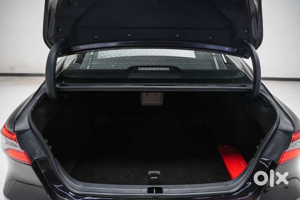 Toyota Camry Hybrid, 2019, Petrol