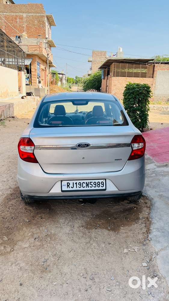 Ford Aspire 2015 Titanium Blu