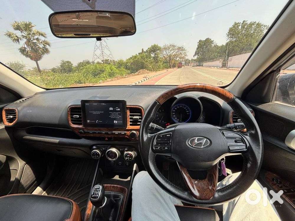 Hyundai Venue Sx (o) Mt 1.5 Diesel, 2020, Diesel