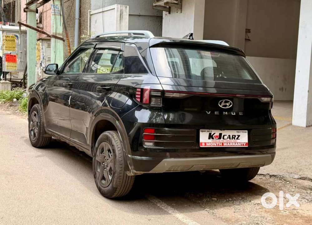 Hyundai Venue 1.2 S (o), 2024, Petrol