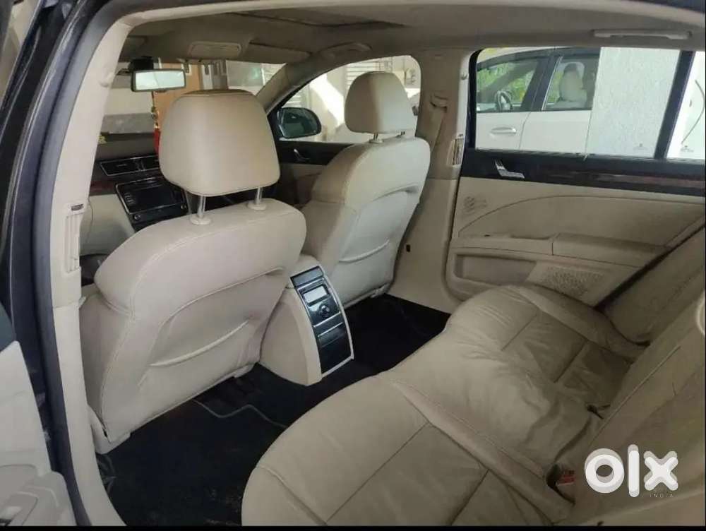 Skoda Superb 2013 Petrol 100000 Km Driven