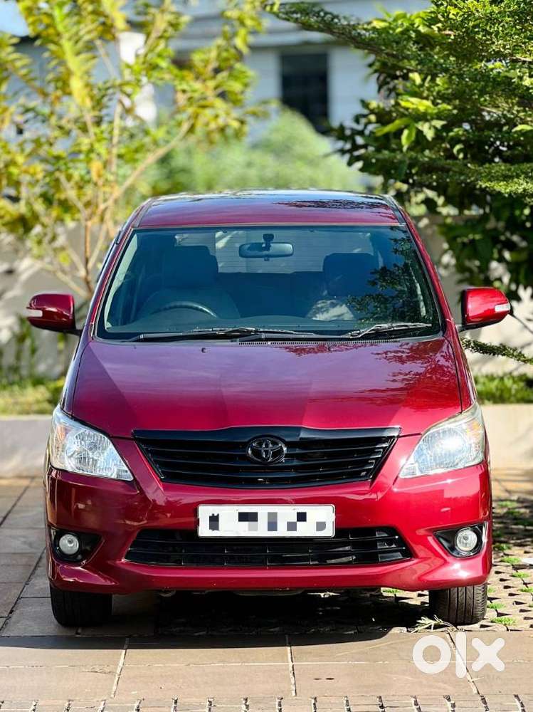 Toyota Innova 2.5 V 8 Str, 2012, Diesel