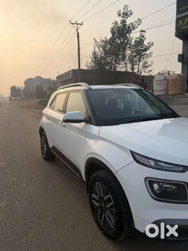 Hyundai Venue 2021 Diesel Well Maintained