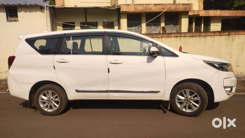 Toyota Innova Crysta 2017