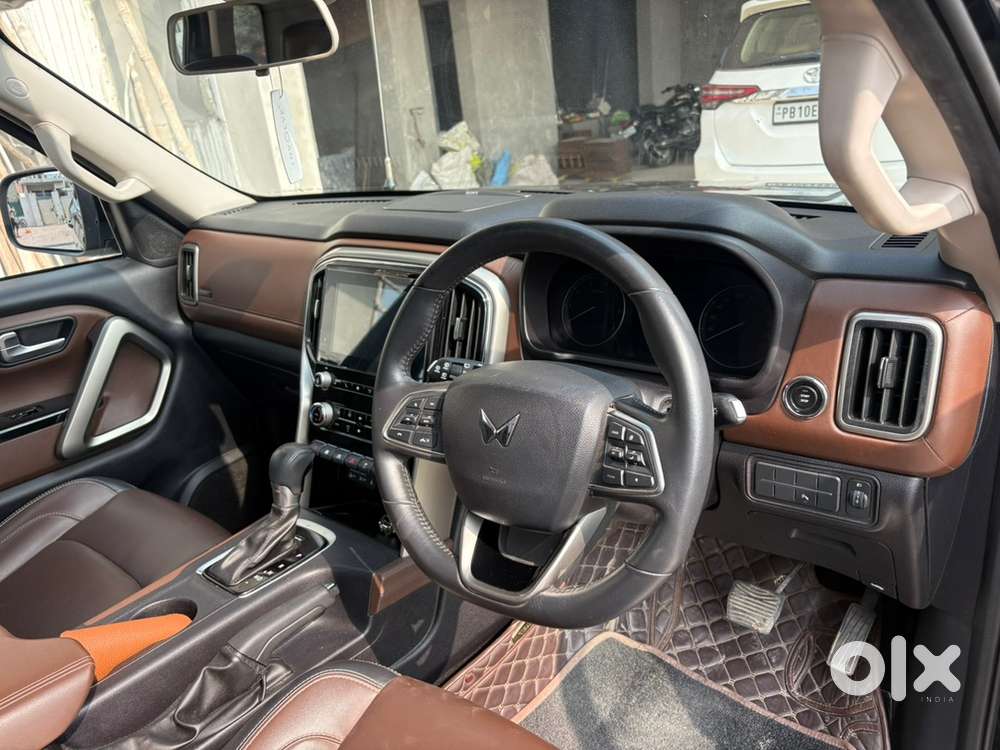 2022 Mahindra Scorpio-n Diesel Automatic Z8