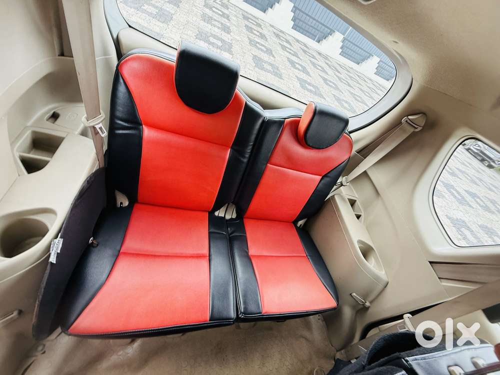 Maruti Suzuki Ertiga Vxi At Petrol, 2016, Petrol