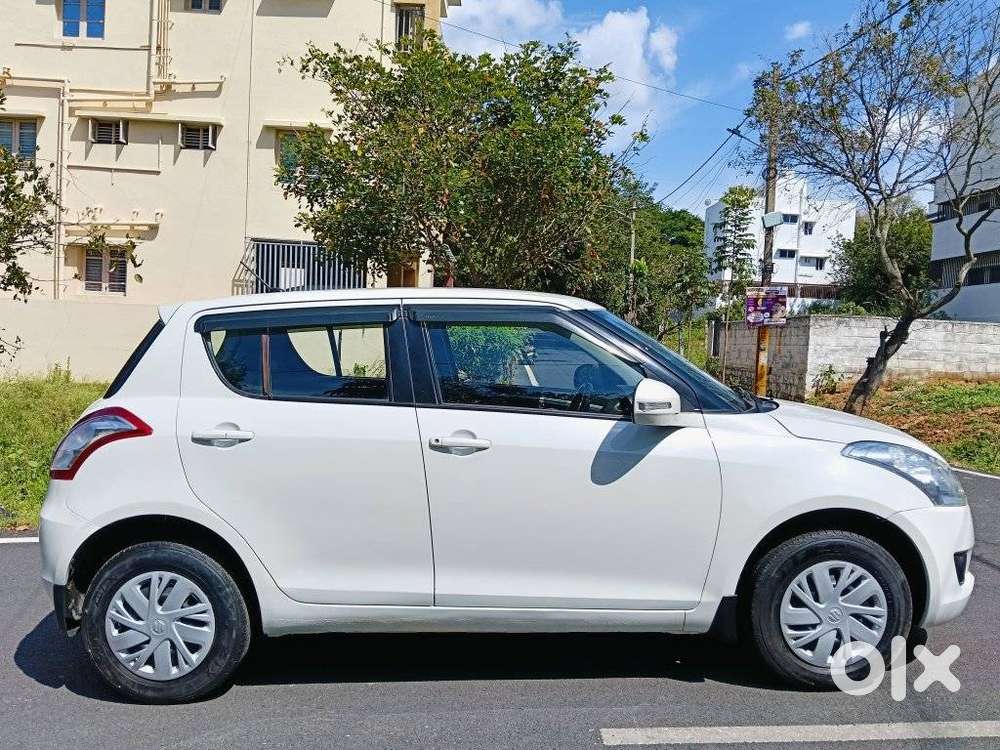 Maruti Suzuki Swift Vxi With Abs, 2014, Petrol