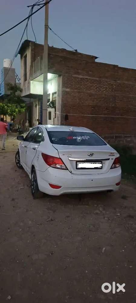 Hyundai Verna Fluidic 2012 76000 Km Driven