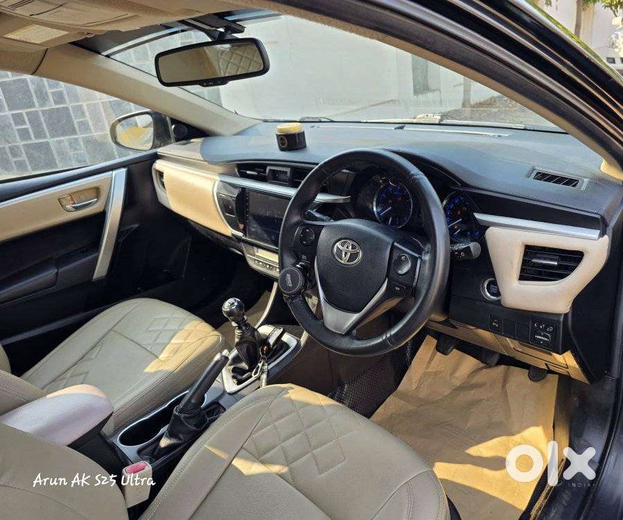 Toyota Corolla Altis 2010-2013 Gl, 2015, Petrol