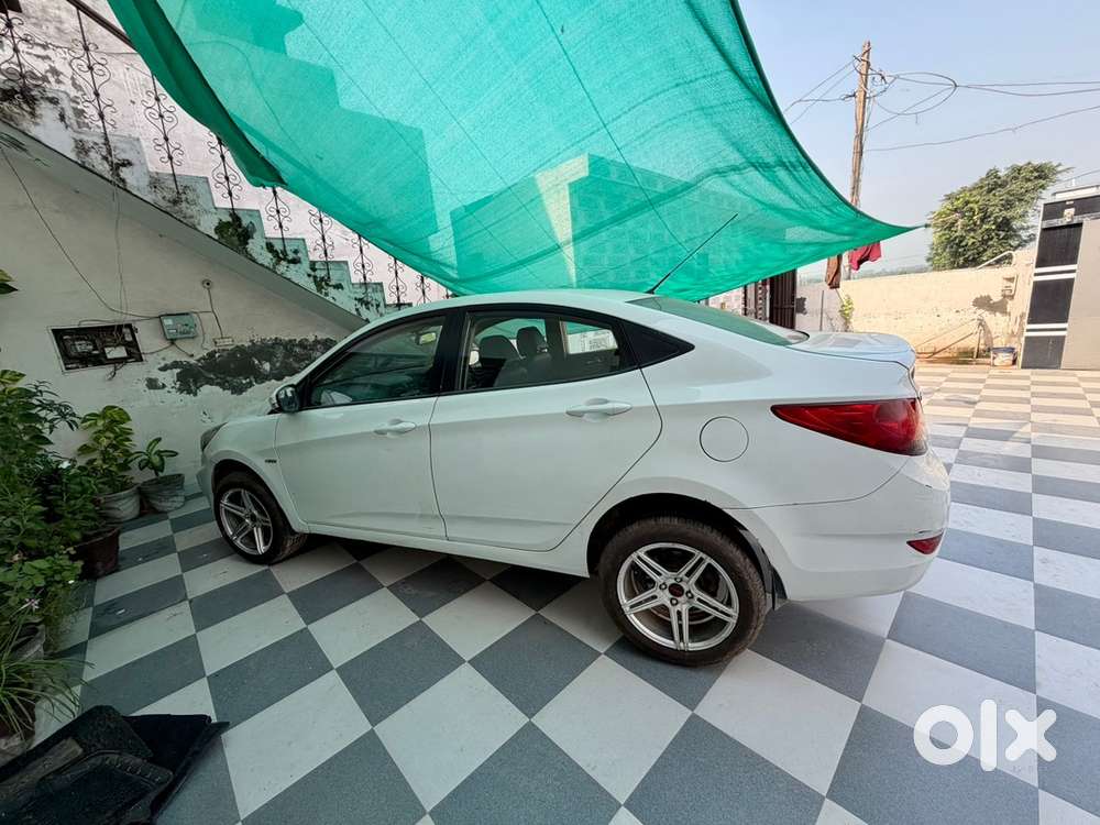 Hyundai Fluidic Verna 2012.
