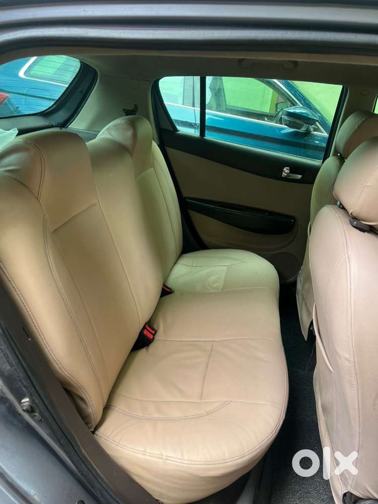Hyundai I20 Magna Petrol 2010 Model