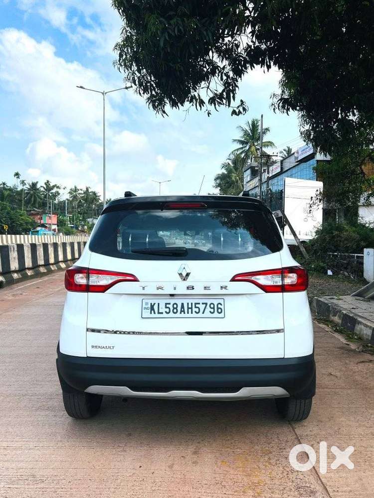 Renault Triber Rxz, 2023, Petrol
