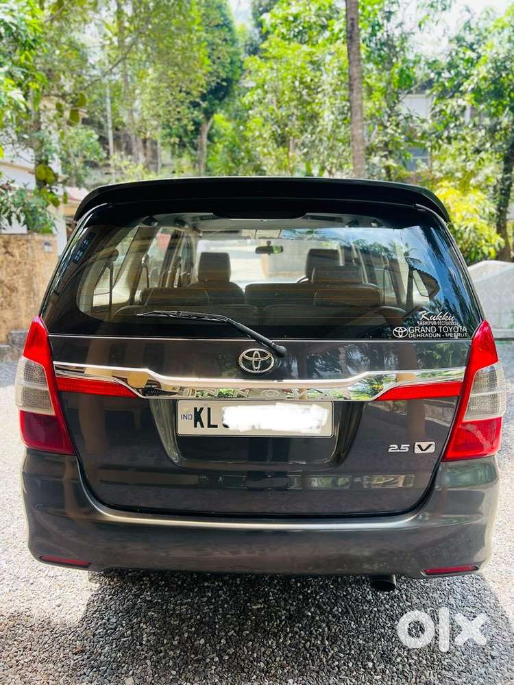 Toyota Innova 2.5 V Well Maintained