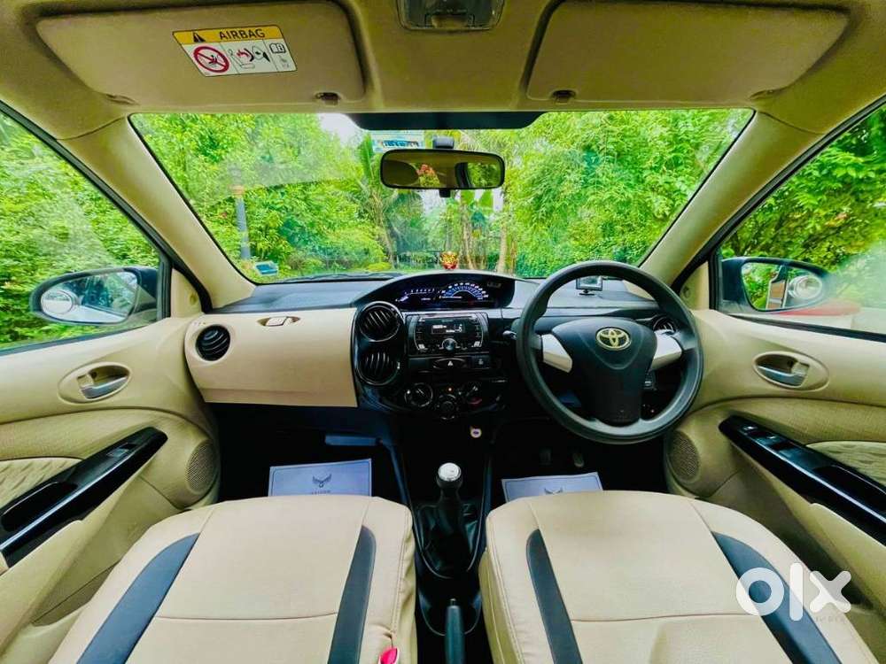 Toyota Etios Liva V Dual Tone, 2019, Petrol