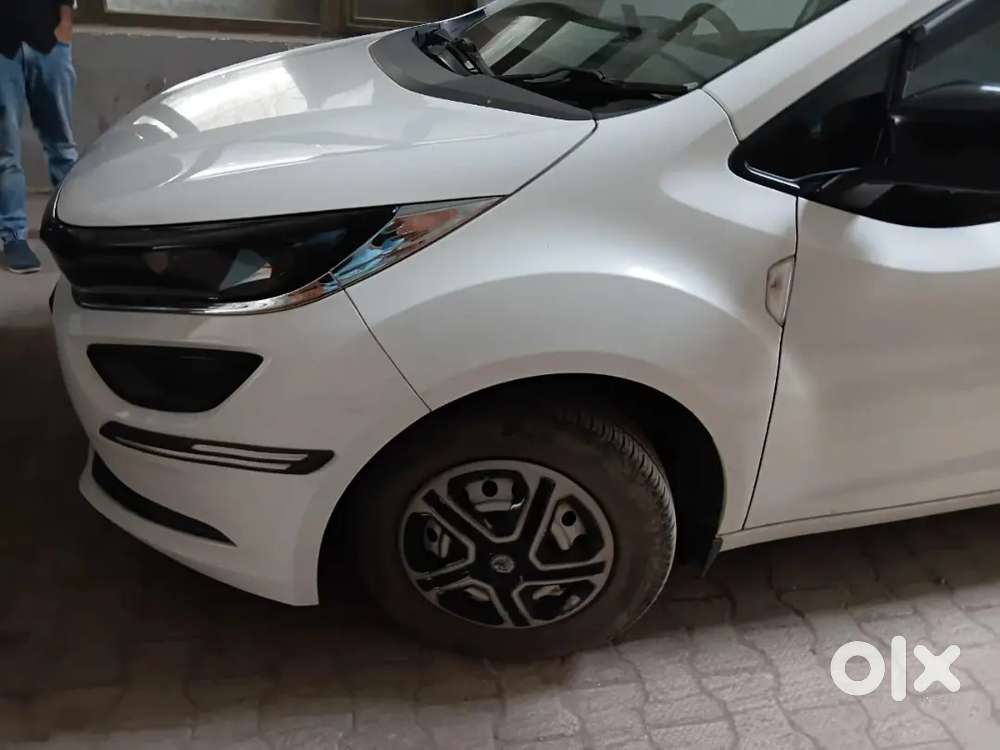 Tata Altroz Xe 2020