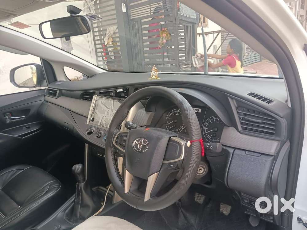 Toyota Innova Crysta 2025